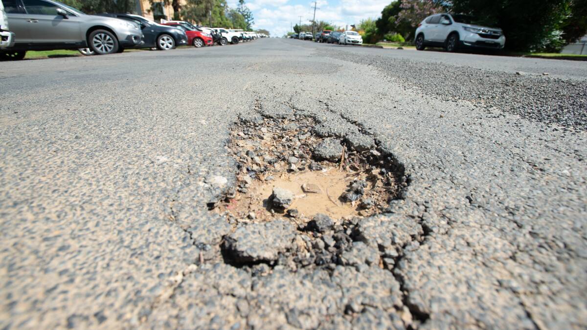 Tamworth Regional Council have applied for funding to fix potholes across the road network. Picture by Peter Hardin