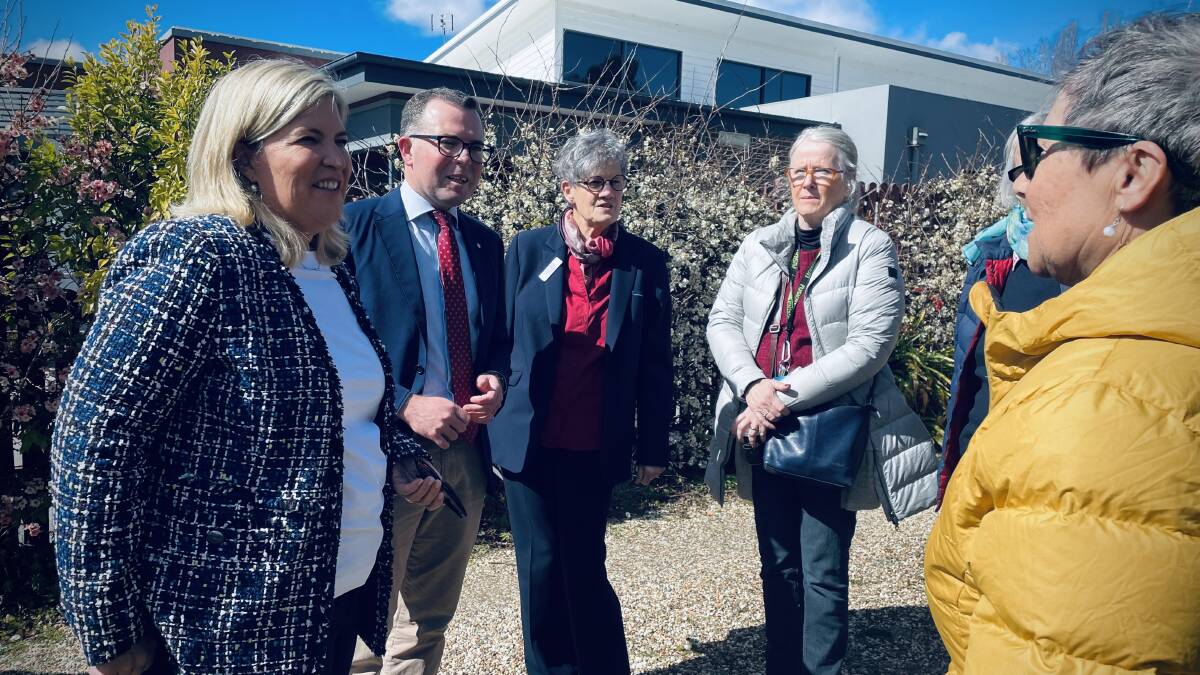 Minister Bronnie Taylor, Adam Marshall MP and Trudie Laffan listen to nurse Maxine who will help with Indigenous Australian mum and bub relationships.