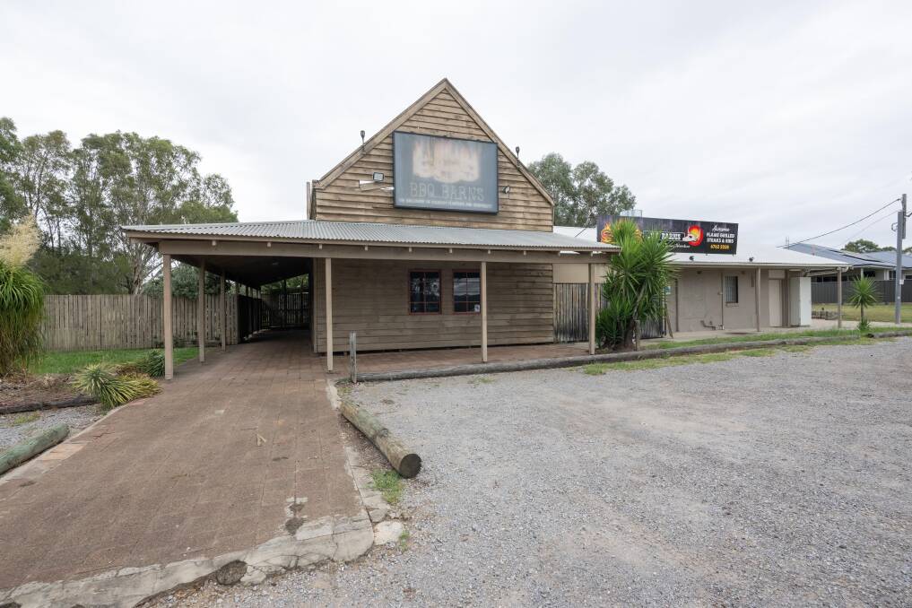 A local favourite just off Goonoo Goonoo Road, sSs Barbecue Barns Tamworth is permanently closed. Picture by Peter Hardin