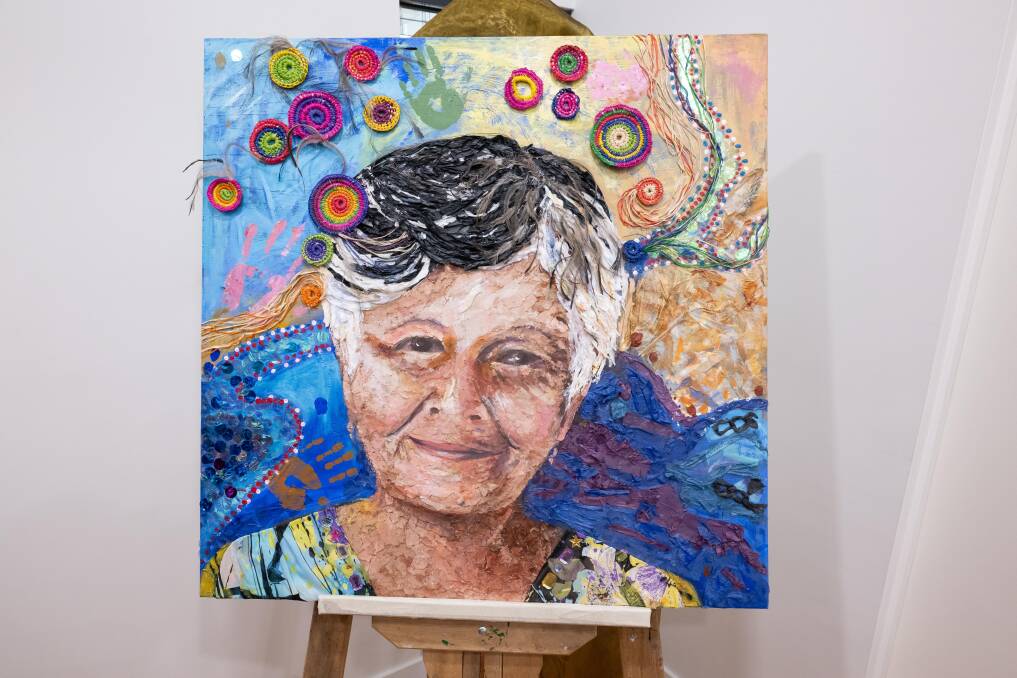 The community-made portrait of Aunty Yvonne Kent from volunteer organisation Regional Unlimited to the Tamworth Regional Gallery took place on Modnay, December 18. Pictures by Peter Hardin