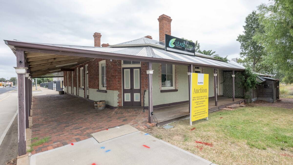 Landmark Square Man Inn goes under the hammer once again. Picture by Peter Hardin