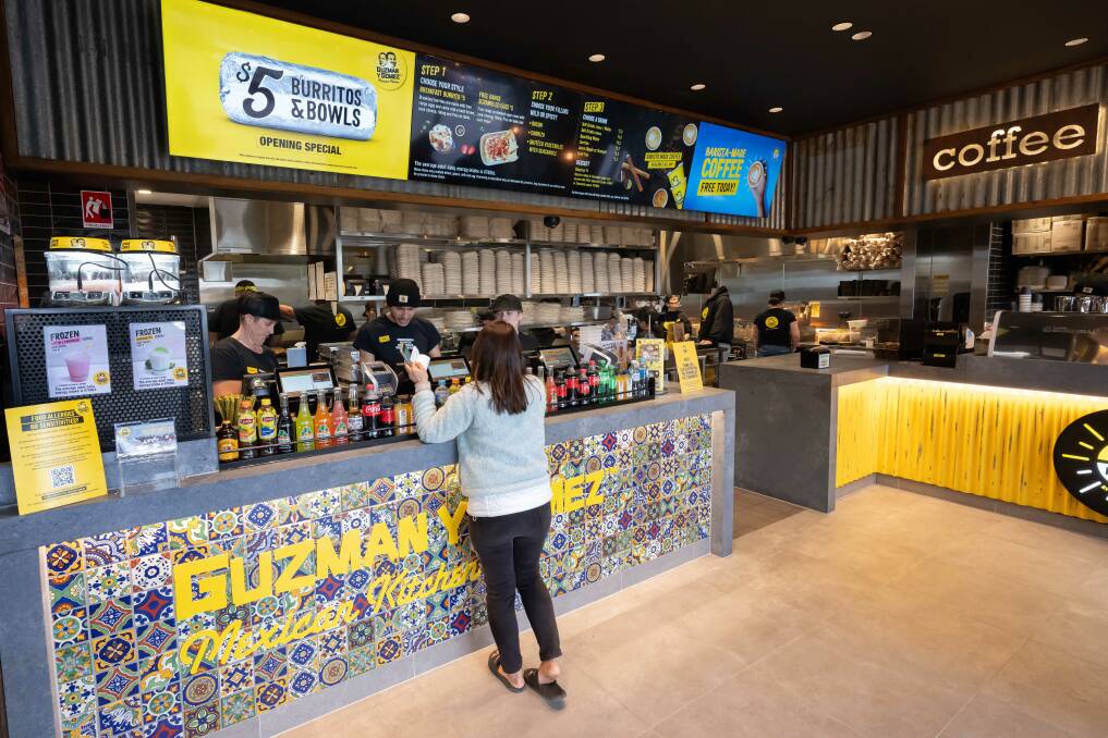 The new food outlet to hit Tamworth has employed more than 80 locals, who served $5 burritos and free coffee at the grand opening. Picture by Peter Hardin