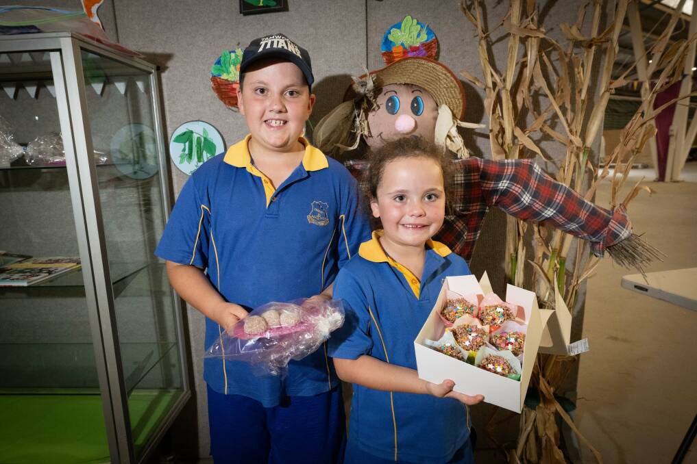 Tamworth Public School students, Denver Liddicoat, 9, and his sister, Monnie, 6, were the first competitors to drop off their entries in the children's cooking section for the 2024 Tamworth Show. Picture by Peter Hardin 