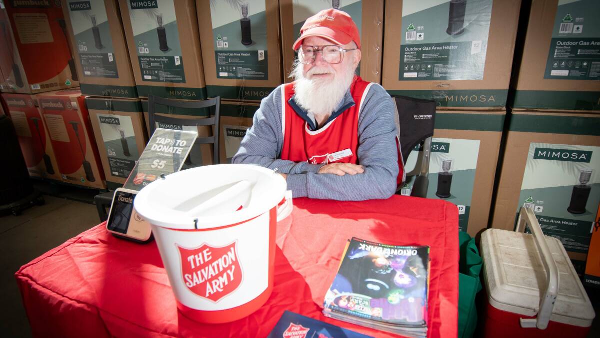 David Eslick helping to raise money for the Salvation Army through its Red Shield Appeal, at Bunnings. Picture by Peter Hardin.
