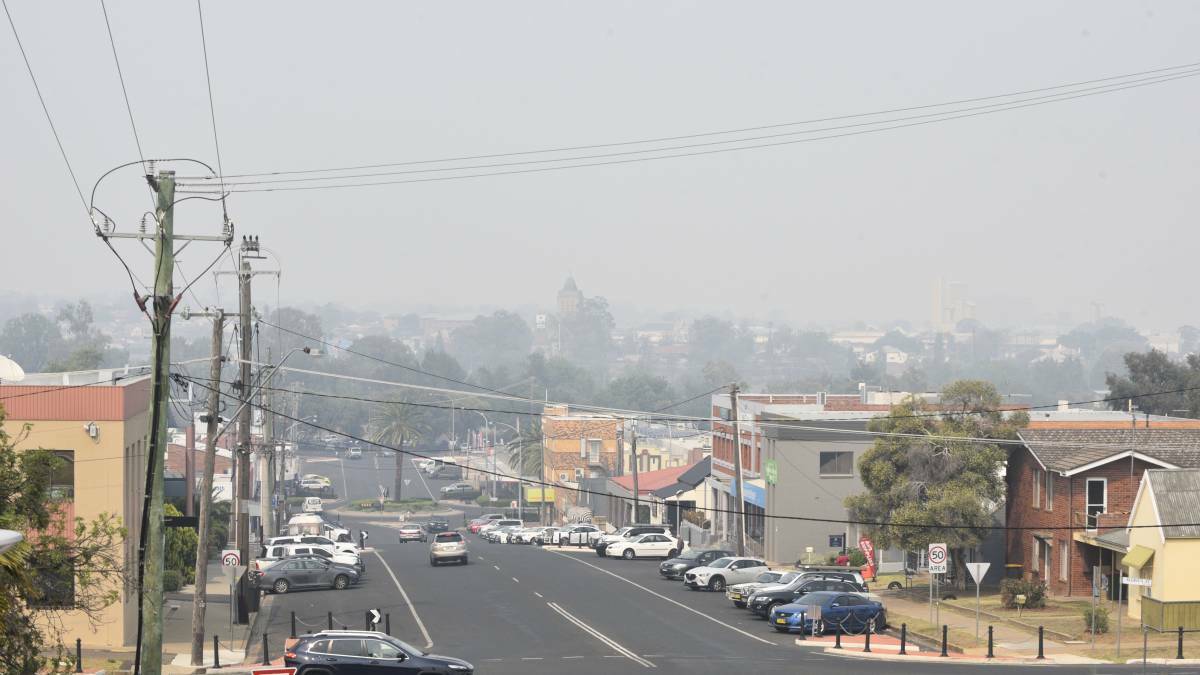 Smoke blanketed Tamworth, Armidale and other New England towns after bushfires in 2019. Picture by Peter Hardin, file.