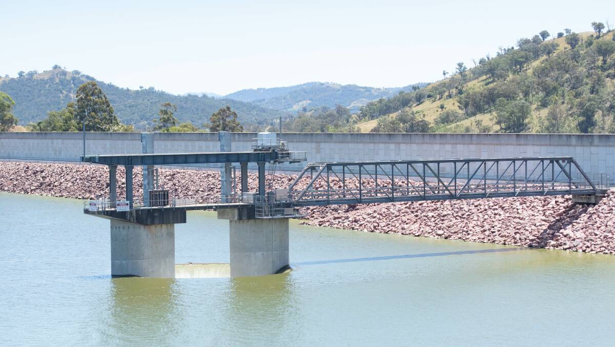 Chaffey Dam has blue green algae in the water with swimmers warned to stay out. Picture by Peter Hardin
