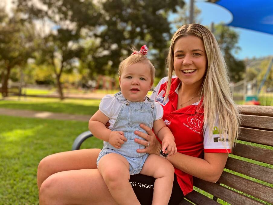 Sasha Verdouw and her daughter, Elkie, at Tamworth's Anzac Park in April. Picture by Mark Bode