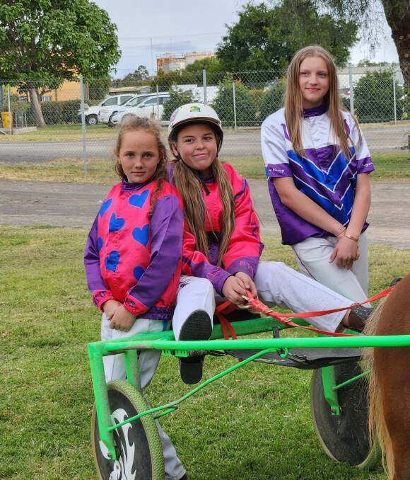Reba Brown, Rylee Kiddle and Morgan Coney will compete at the mini trots Inter Dominion on Saturday. Picture supplied