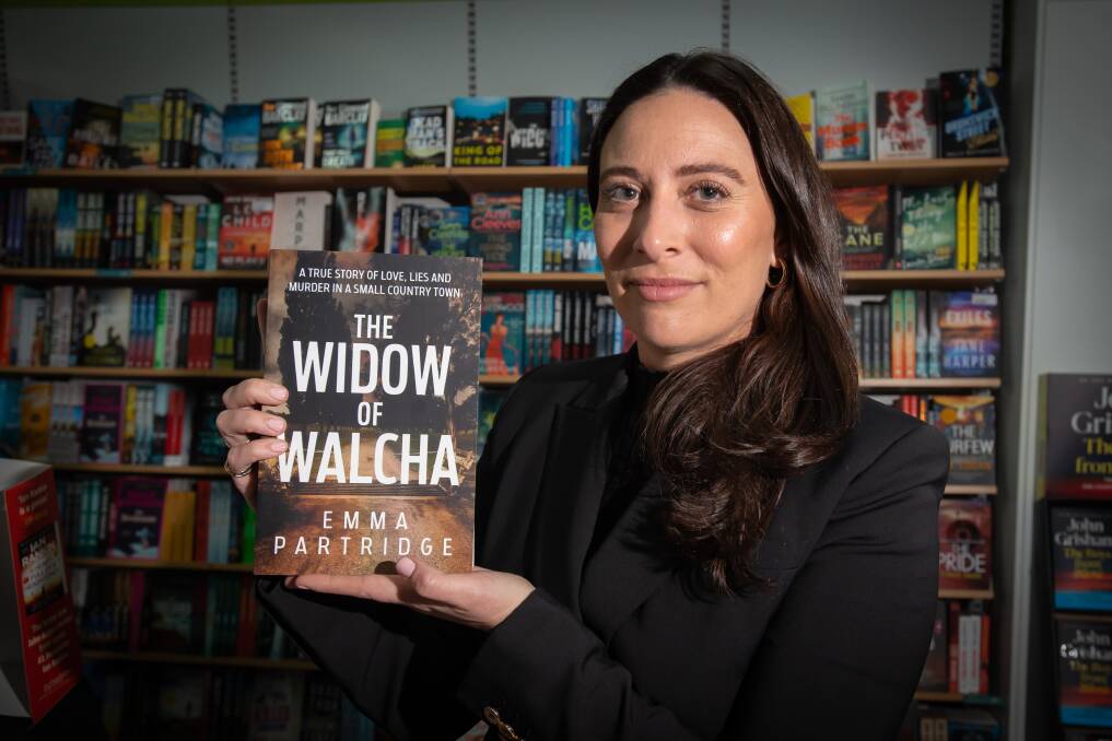 Author Emma Partridge with her book the Widow of Walcha in Tamworth, which has become a best-selling read locally. Picture by Peter Hardin