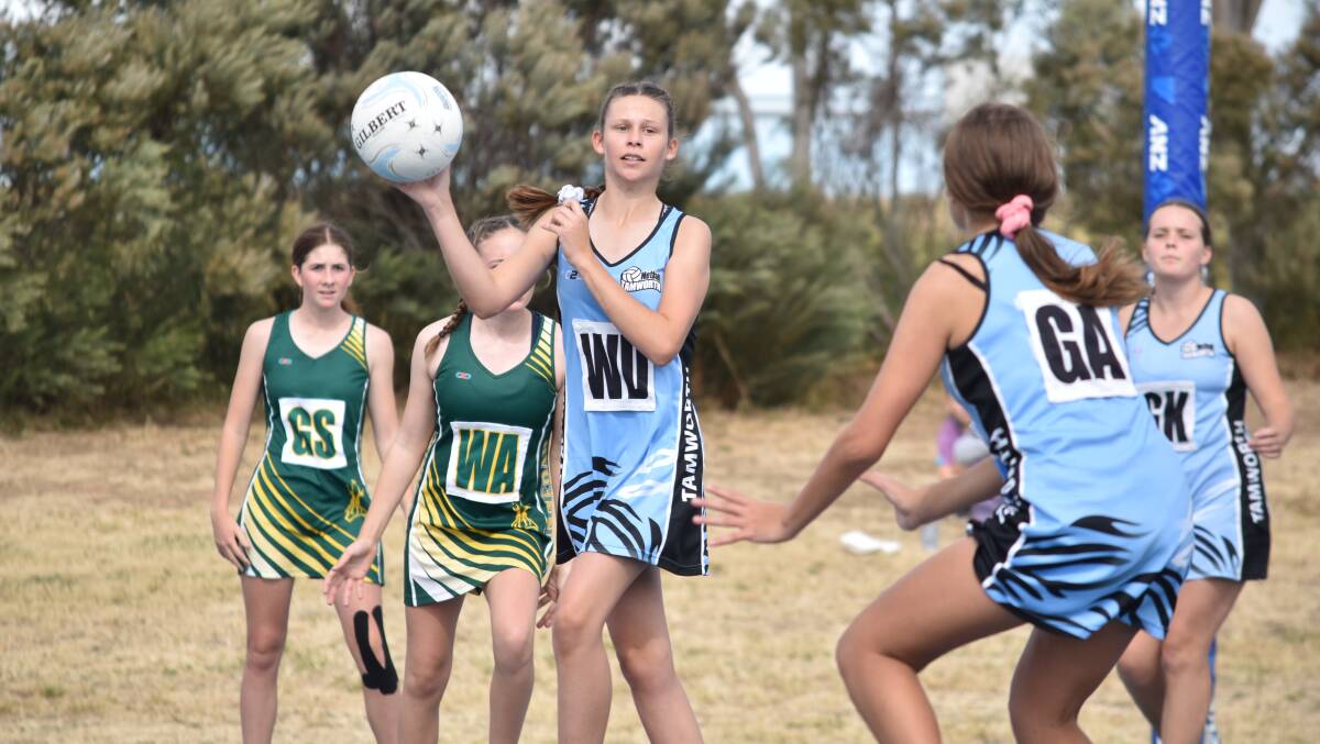 Passing: The Tamworth Netball Association has high hopes for its representative sides when the State Titles get underway mid-year. Photo: Ben Jaffrey. 
