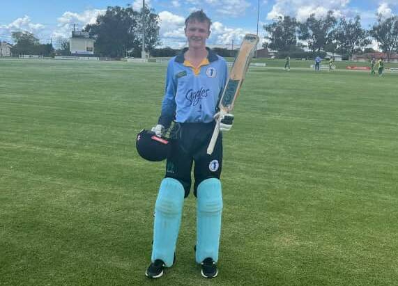 Davis leaves the field after his sterling debut knock for Tamworth Gold against Gunnedah. Picture by Tamworth Junior Cricket Association.