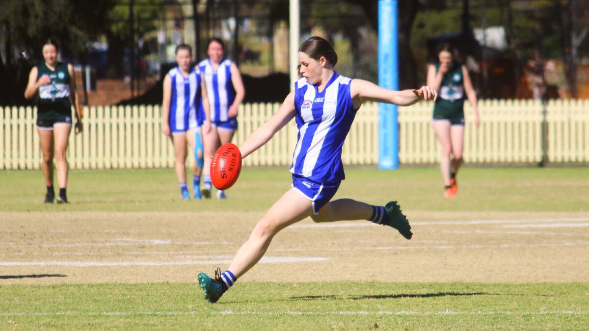 Lauren Appleby hails from Moree and is the second player from the local region to receive a Swans Academy Scholarship. Picture by Zac Lowe.