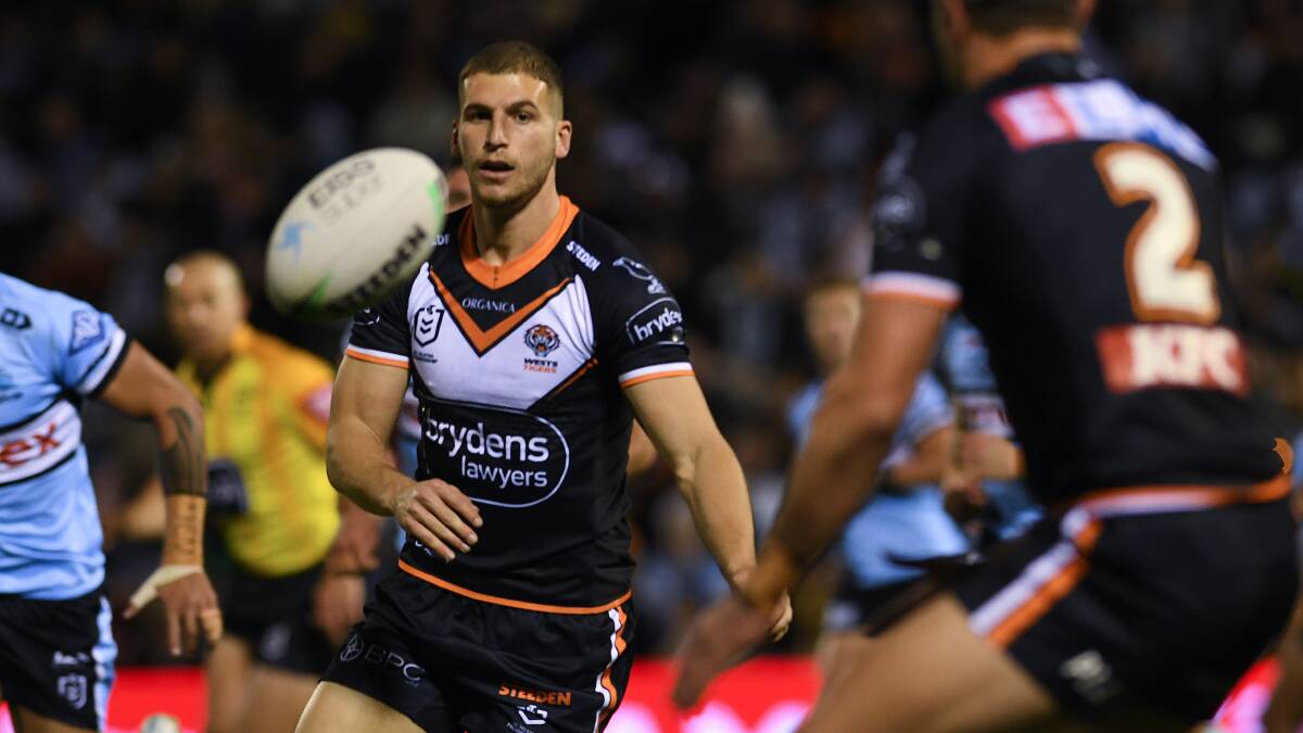 The Wests Tigers took on Cronulla last year in Tamworth, and another strong crowd is expected for their clash against the Rabbitohs in July. Picture by Gareth Gardner. 