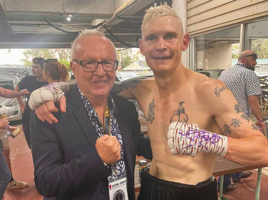 Wade Ryan celebrates his win over Jay Ar Inson with Australian former world champion, Barry Michael. Picture from Wade Ryan/Facebook. 