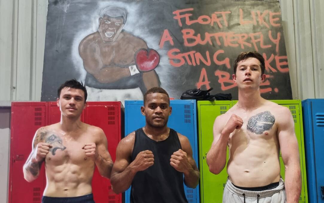 Silisia (centre) with Cody Vitalone (left) and Malachi Towns prior to their fights on Saturday. Picture by Zac Lowe.