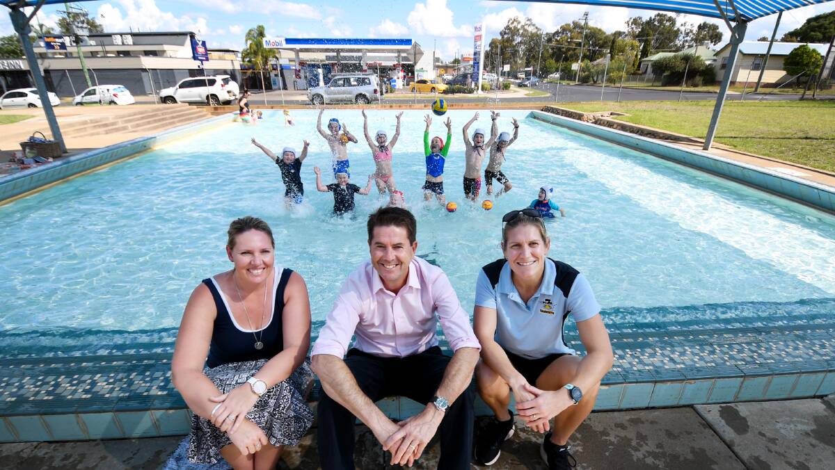 Welcome news: Splashball program coordinators Kate Mackay (left) and Libby Magann (right), pictured with Member for Tamworth Kevin Anderson (centre), were happy to receive a state government grant. Photo: Gareth Gardner