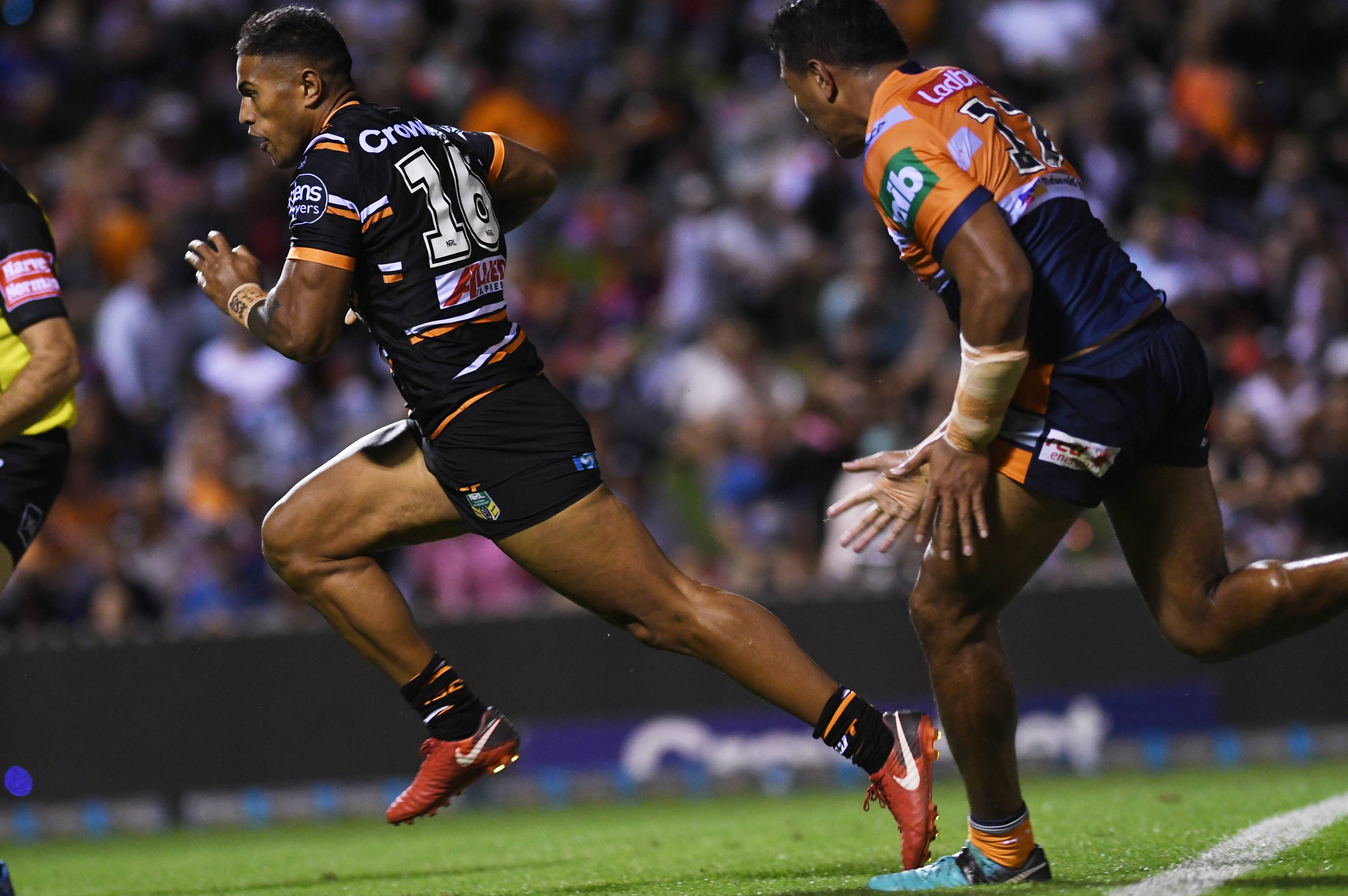 NRL, Newcastle Knights down 22-20 Wests Tigers in a round-seven thriller., The Northern Daily Leader