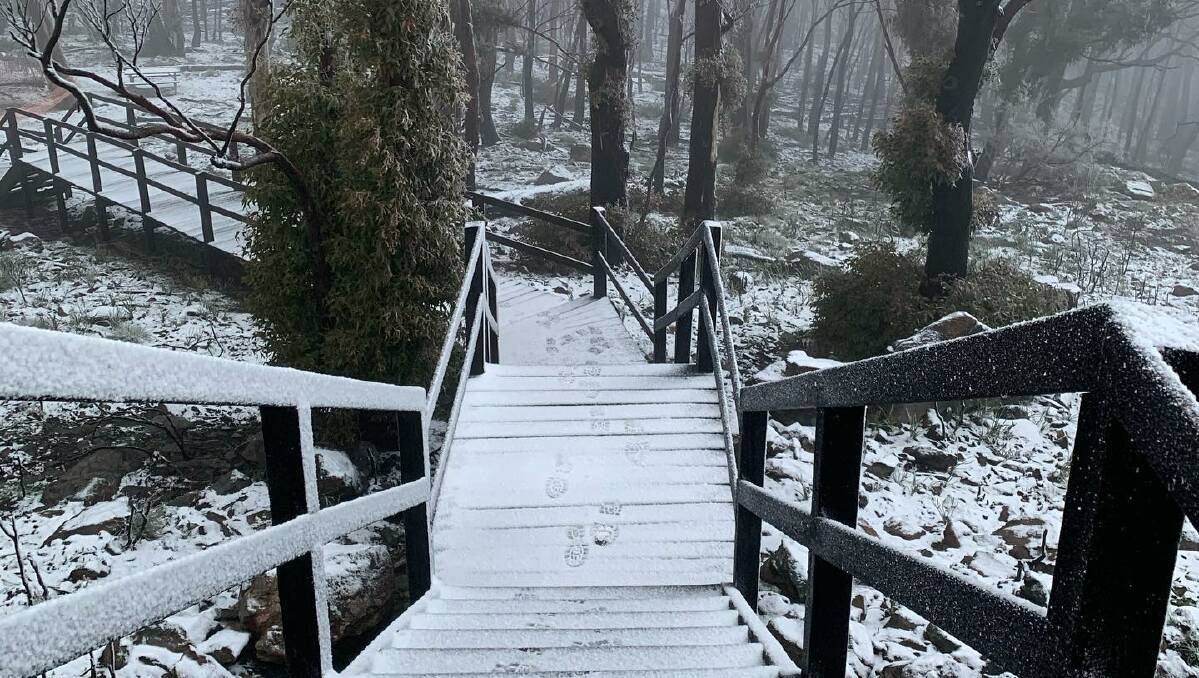 Mount Kaputar Hanging Rock Low Temperatures Causes Snowfall The Northern Daily Leader Tamworth Nsw