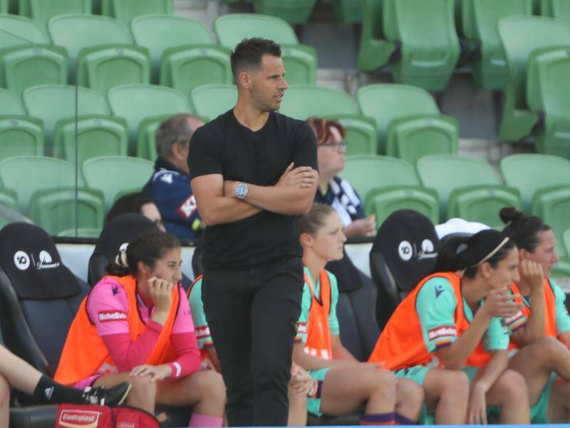 Alex Epakis (pictured) has replaced as coach of Perth Glory's ALW team by Stephen Peters. Photo: David Crosling/AAP PHOTOS
