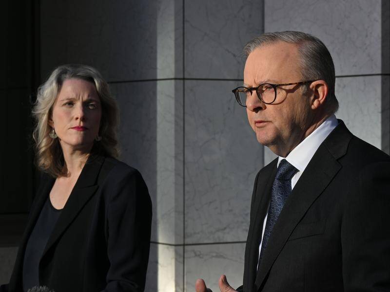 Minister Clare O'Neil and Anthony Albanese have led a ban on a new Russian embassy in Canberra. (Mick Tsikas/AAP PHOTOS)