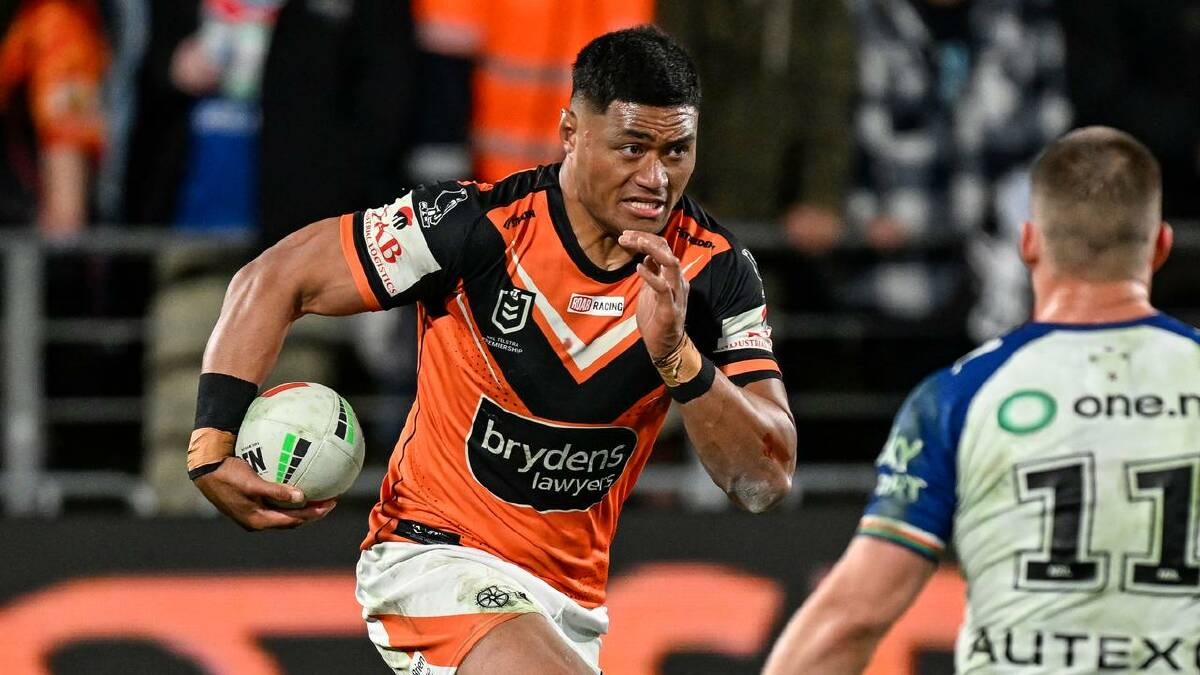 Stefano Utoikamanu has knocked back a five-year deal offered by the Wests Tigers. (Andrew Cornaga/AAP PHOTOS)