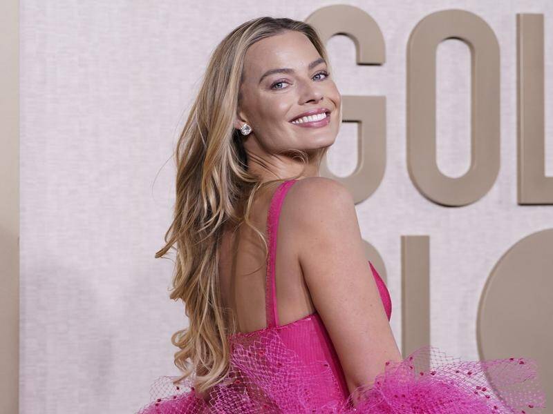 Margot Robbie Keeps Finding New Ways to Wear All Pink, All the Time — See  the Photos