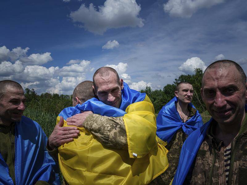 Russia and Ukraine each handed back 90 prisoners of war in the last detainee swap.  Photo: AP PHOTO