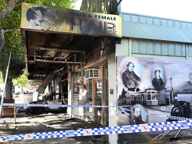 Police believe warring criminal gangs are behind arson attacks on Victorian tobacco and vape stores. (Joel Carrett/AAP PHOTOS)
